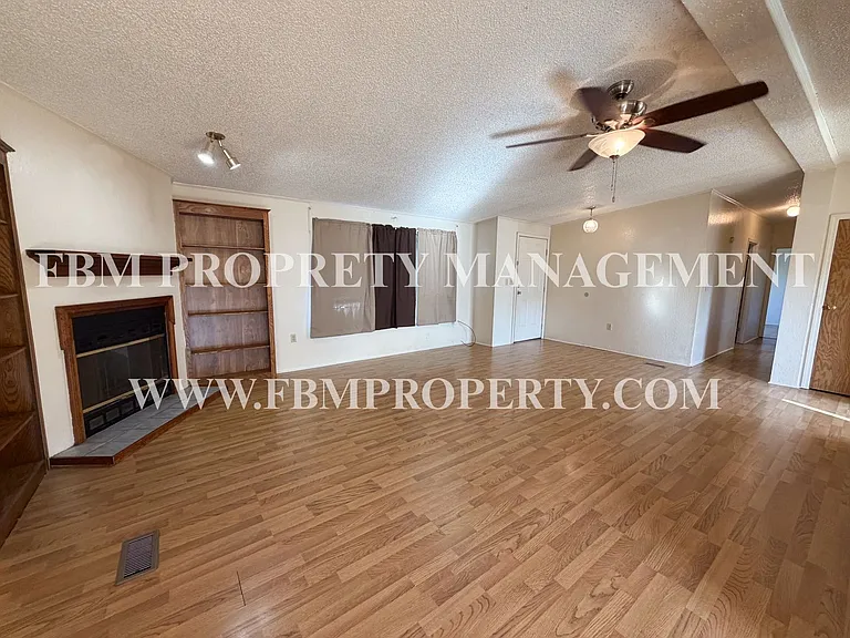 633 Mosley Rd — Photo 7