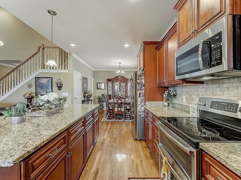 6040 Sanmar Dr — Photo 9