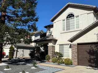 2394 E Desert Island Dr, Fresno, CA 93730