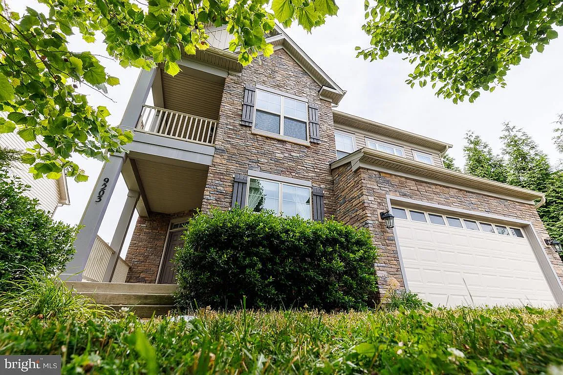 5 bed, 4.5 bath, 4466 sqft, $5,000 — Photo 3
