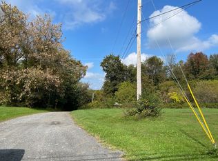 2826 N Delaware Dr, Mount Bethel, PA 18343