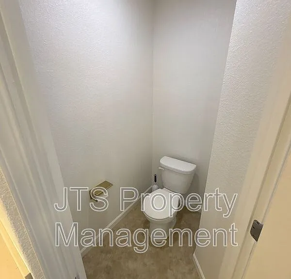 451 Ashwick Loop — Photo 16