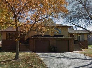 1465 Westview Dr, Coralville, IA 52241