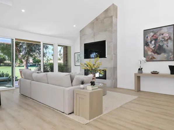 211 Las Lomas, Palm Desert, CA 92260