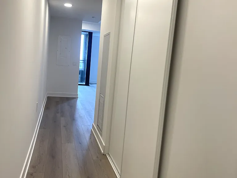 758 Dovercourt Rd #608 — Photo 10