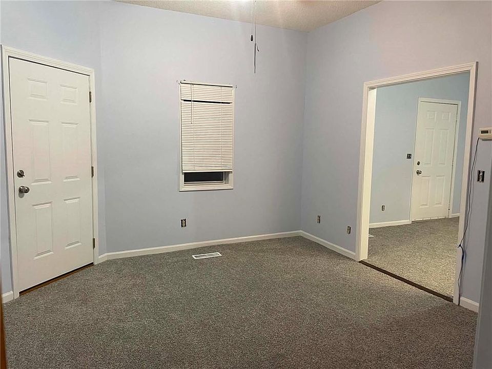 1st image of 401 Hammond St