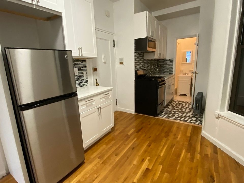 1st image of 324 E 74th St #4FW