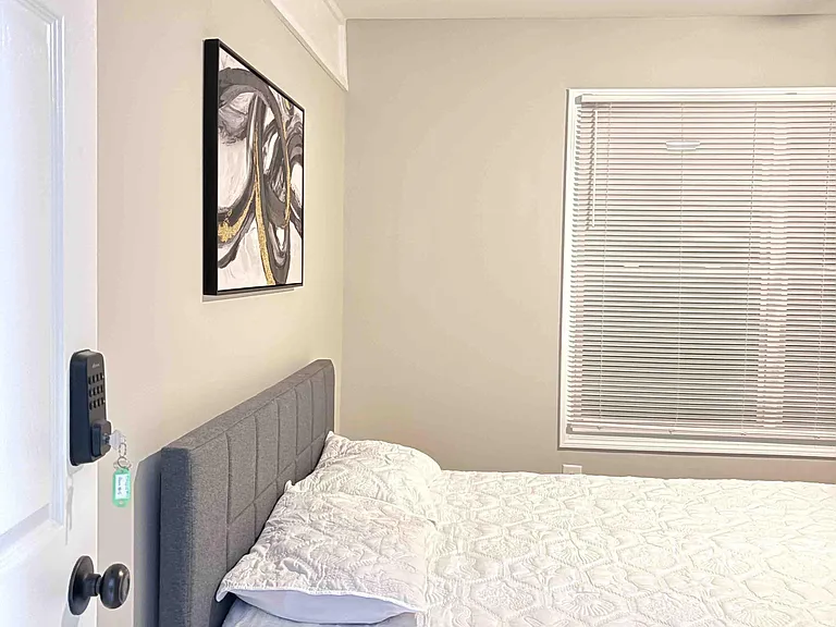 Laurel Ridge Dr SW — Photo 3