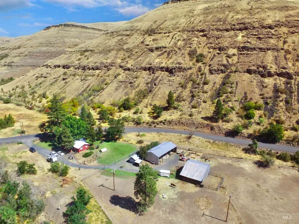 1920 Tucannon Rd, Pomeroy, WA 99347