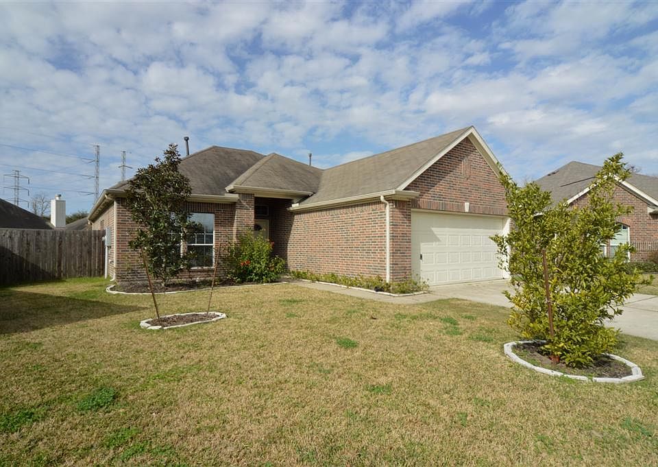 1st image of 3706 Elderberry Dr