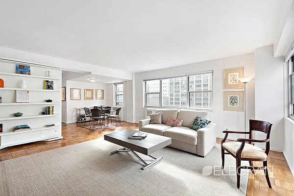 Sold by (Legacy) Elegran | media 2