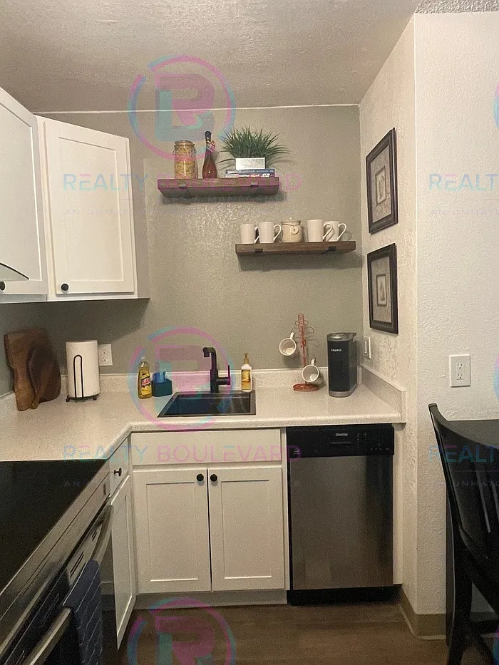 Studio, 1.0 bath, 409 sqft, $1,375 — Photo 3