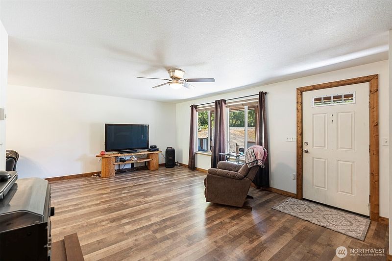 4th image of 112 Jordan Way
