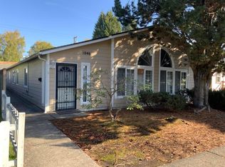 1046 17th Ave APT 3, Longview, WA 98632