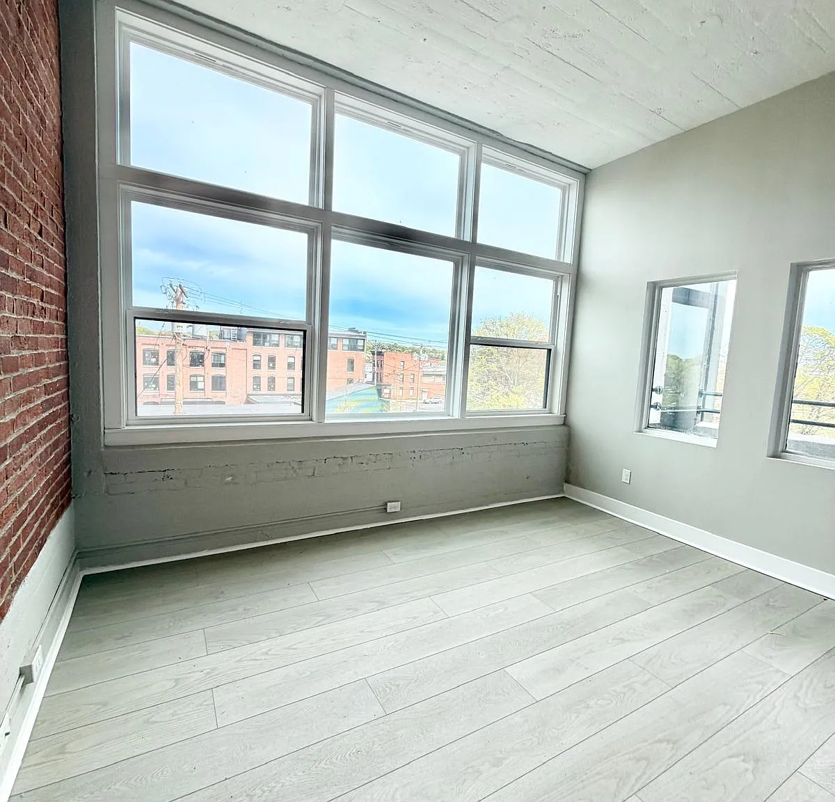 1 bed, 850 sqft, $1,875 — Photo 4
