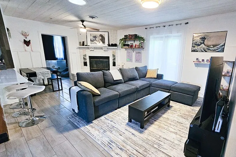 1 bed, 1.0 bath, 132 sqft, $850 — Photo 2