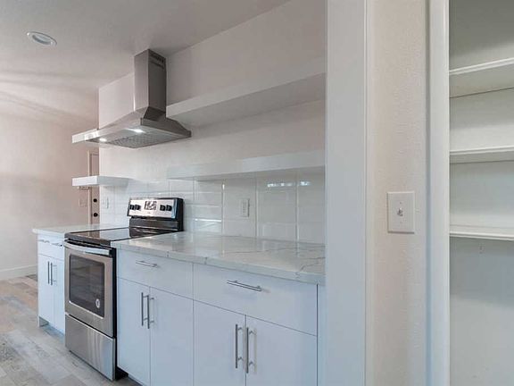 3rd image of 6512 N Ferger Ave