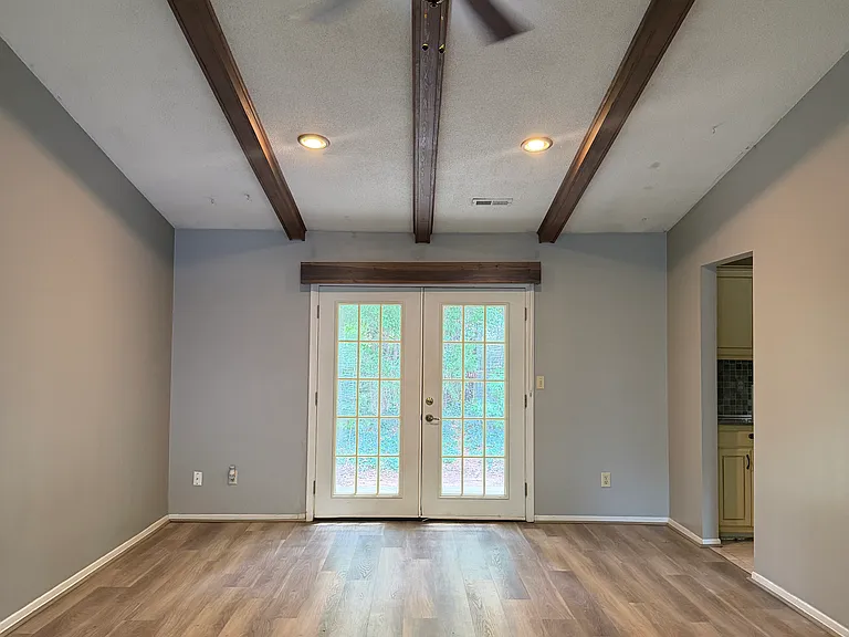 1103 Broadford Dr — Photo 11