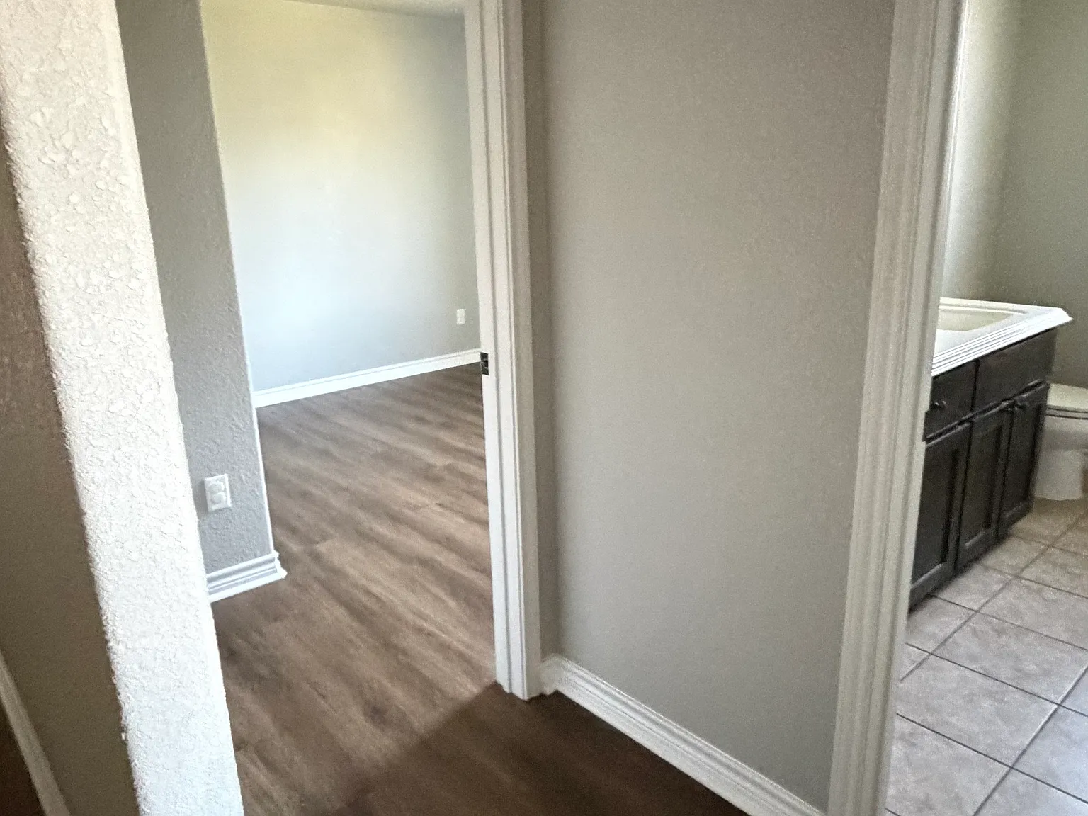 3 bed, 1948 sqft, $1,700 — Photo 4