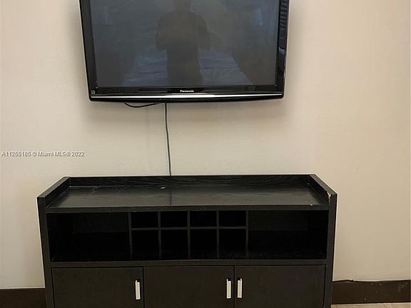 4th image of 1330 Pennsylvania Ave Unit 311