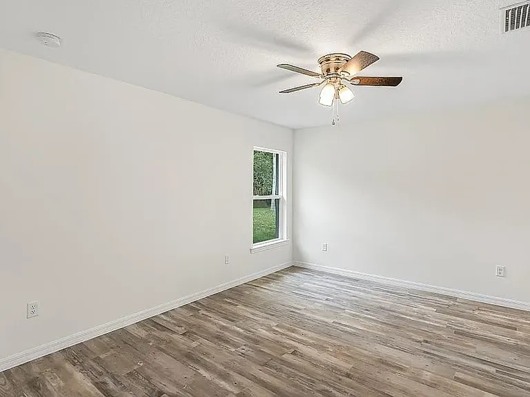 332 Del Monte Rd — Photo 10