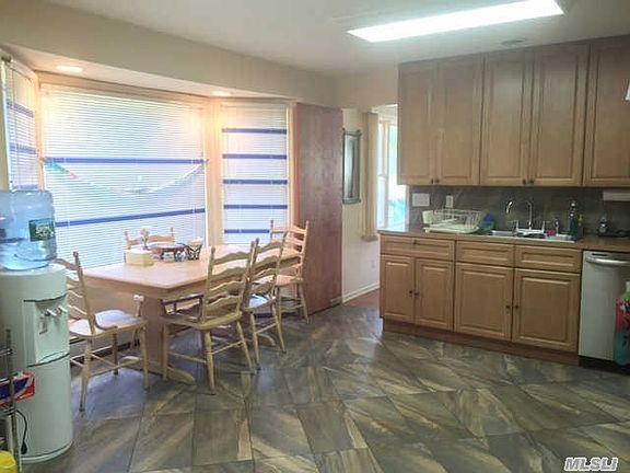 5th image of 149 Lakeside Dr S