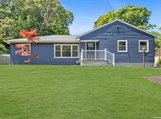 52 Bennetts Rd, East Setauket, NY 11733