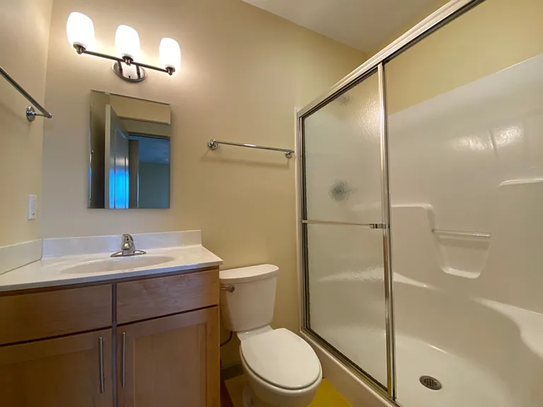 235 W Dodds St — Photo 32