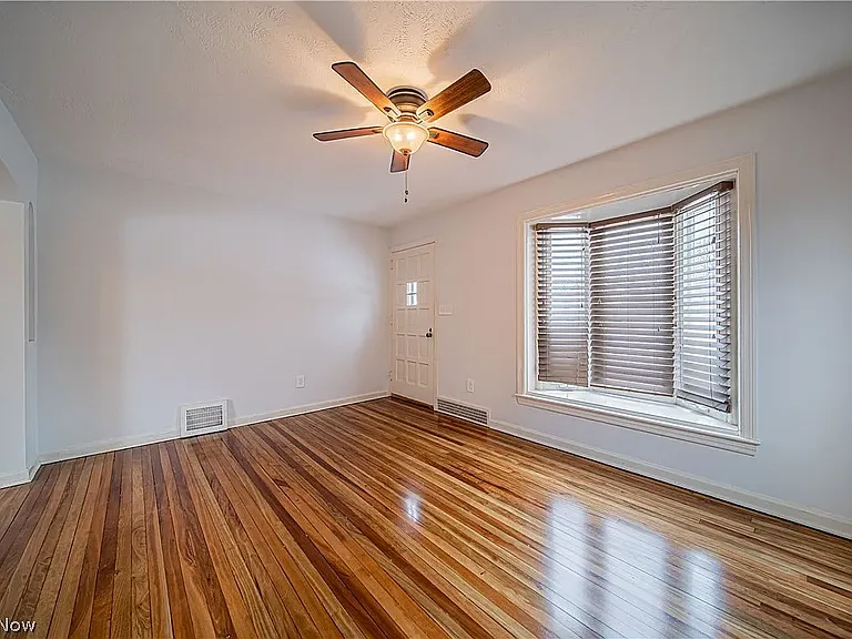 25770 Farringdon Ave — Photo 7