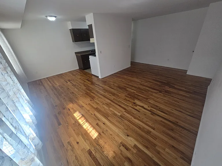 33 Bay Ter #1-A — Photo 5
