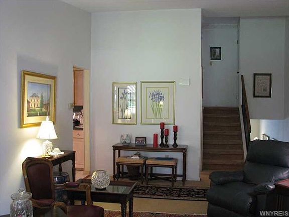 5th image of 114 Bridle Path
