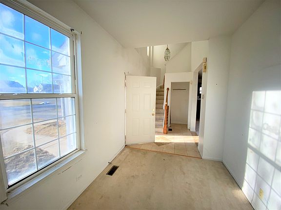 4th image of 257 S Quail Hollow Ct