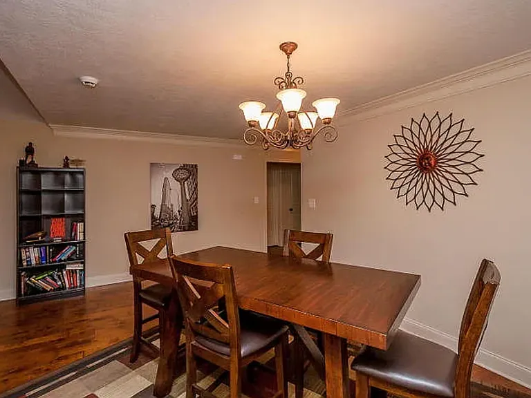 1004 Barrett Dr — Photo 5