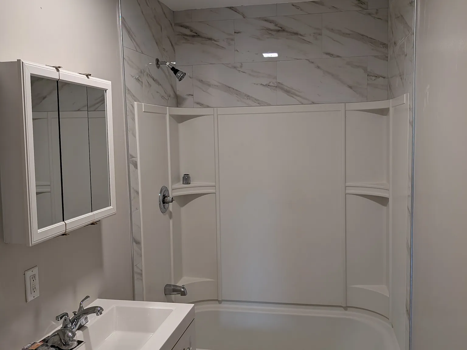 5 bed, 1500 sqft, $2,600 — Photo 3