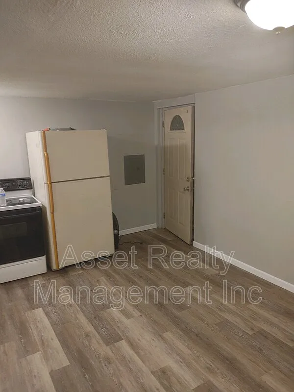 1 bed, 1.0 bath, 500 sqft, $795 — Photo 1