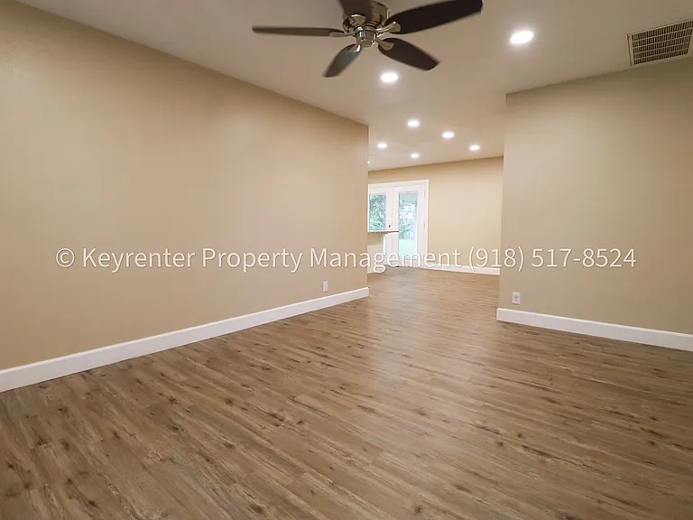 11621 N 103rd East Ave — Photo 14