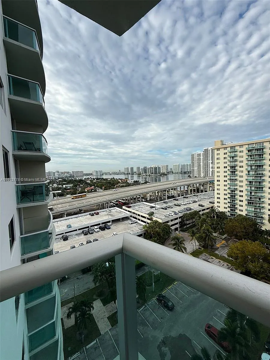 Building Photo - 19380 Collins Ave #1209