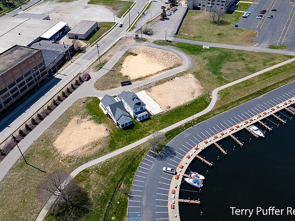 5th image of 960 Boardwalk Cove Dr