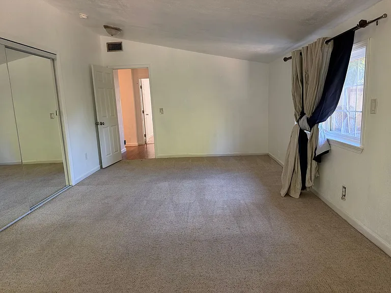 3829 Delaware Ave — Photo 16