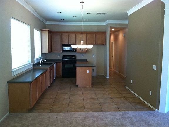 5th image of 2832 E Lexington Ct