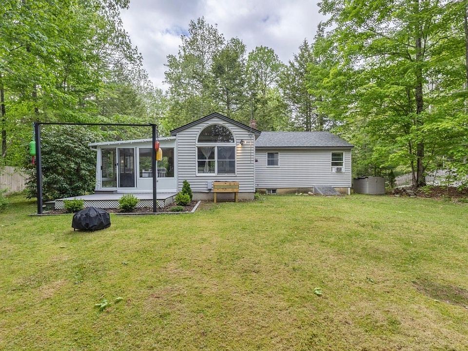 1st image of 11 Frost Brook Ln