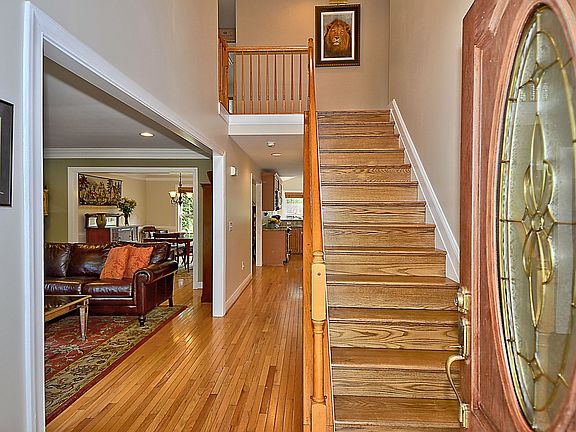 5th image of 1143 Skyway Dr