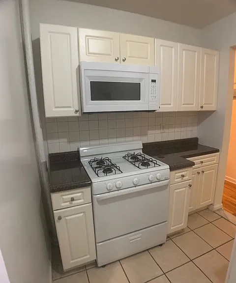 209 Bennett Ave #1A — Photo 3
