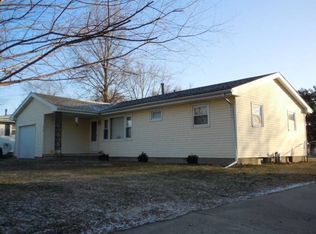 1030 N Madison St, Lincoln, IL 62656