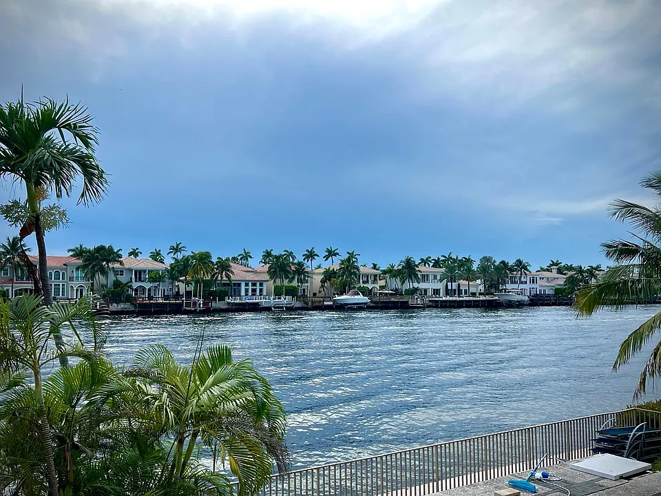 2200 S Ocean Dr #214