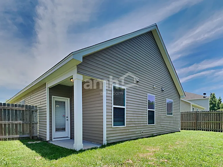 109 Orleans Ct — Photo 17
