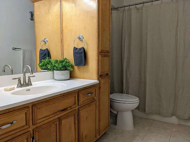 1104 Sycamore Dr — Photo 12