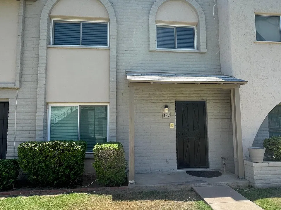 225 N Standage #127