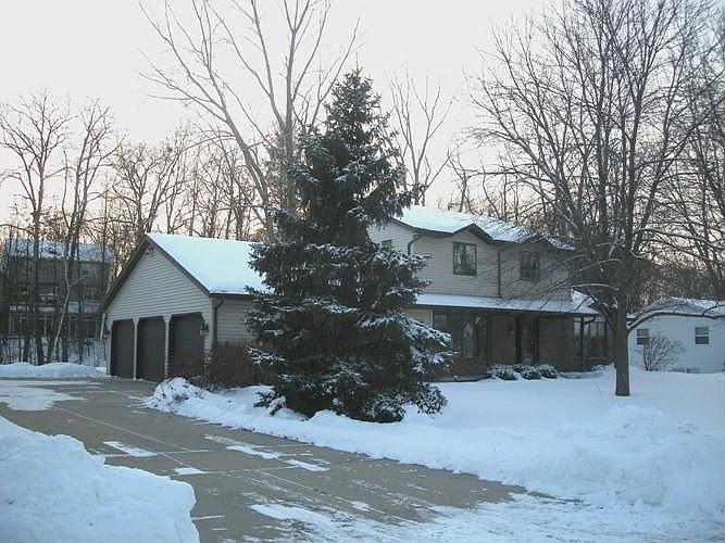 1st image of 2406 Wildwood Dr
