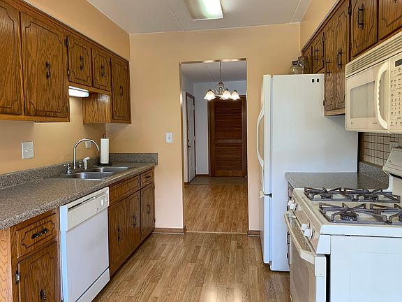3rd image of 4916 Circle Ct APT 101